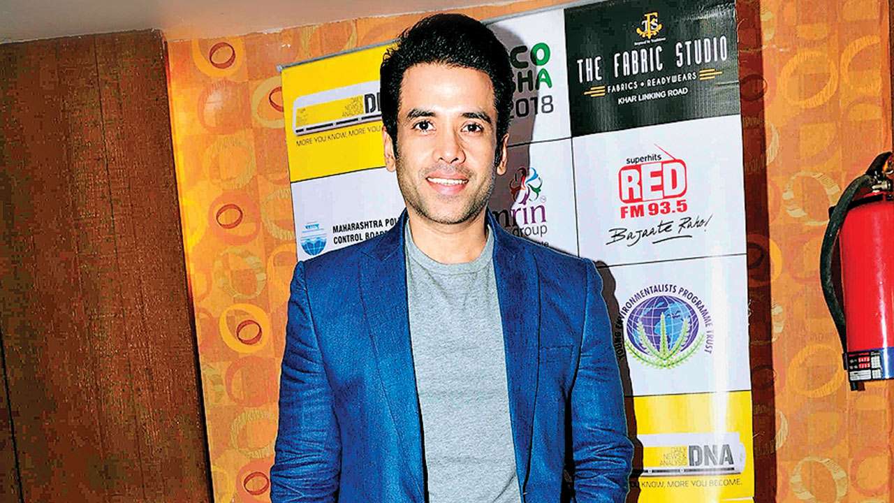 Tusshar Kapoor heads to Tirupati Balaji temple