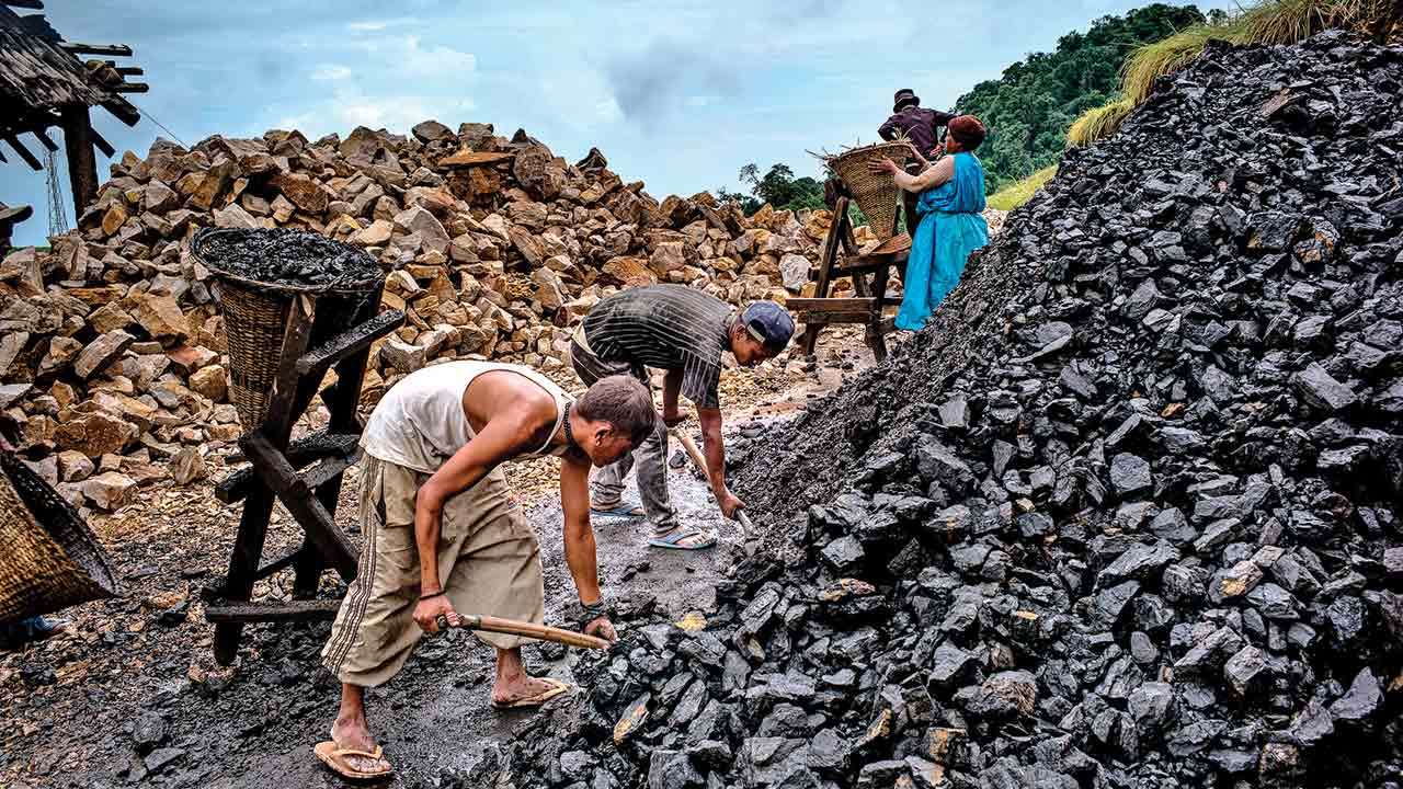 govt-sells-3-19-of-coal-india-gets-rs-5-300-crore