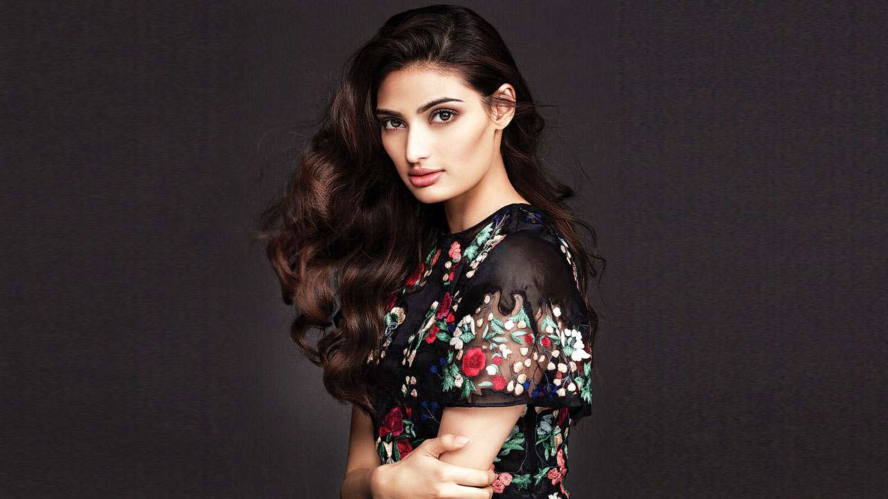 Athiya Shetty plays a loud Punjabi in 'Motichoor Chaknachoor'