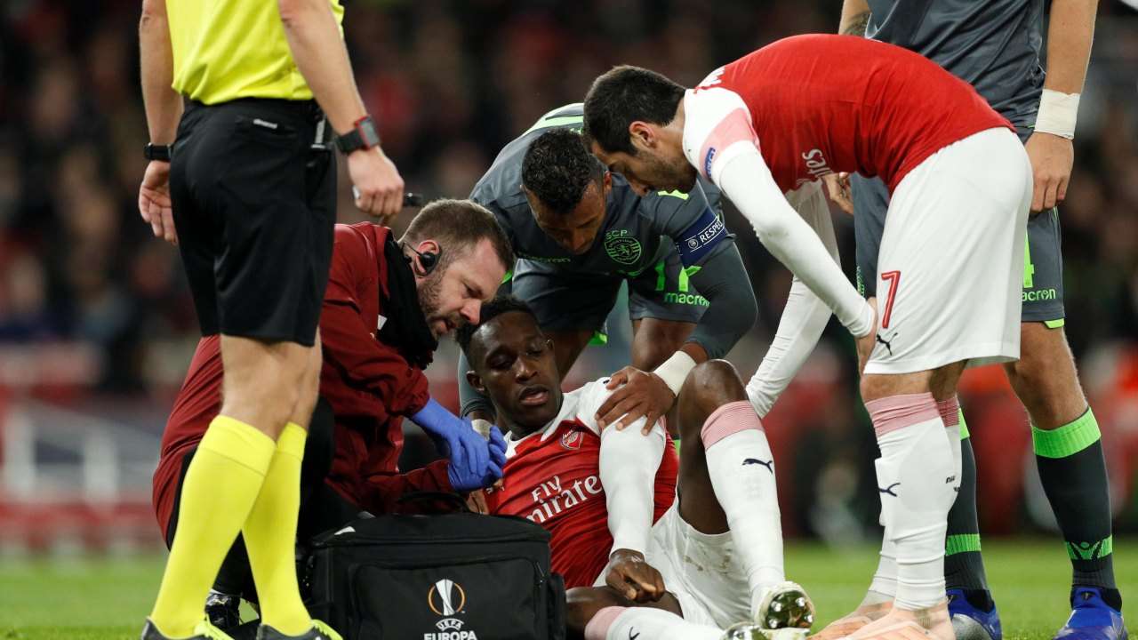 Europa League: Arsenal Striker Danny Welbeck Taken To Hospital With ...