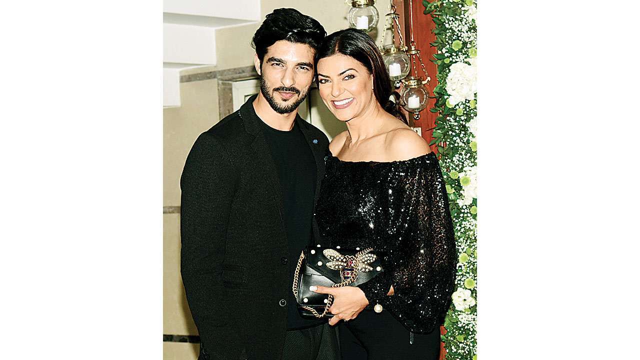 Watch Sushmita Sen Confirms Rohman Cing Refutes Wedding Rumours Sushmita sen revealed that she's looking at scripts and will sign a movie when she finds a suitable one. sushmita sen confirms rohman cing
