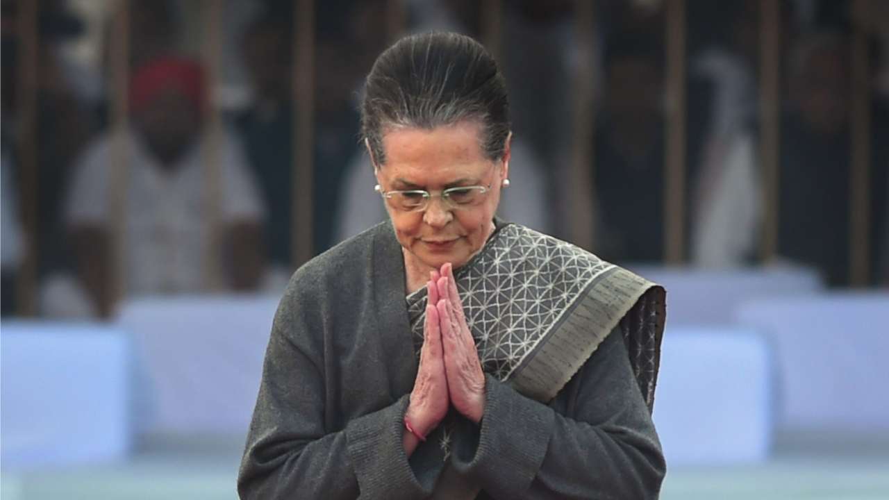 Sonia Gandhi paying tribute