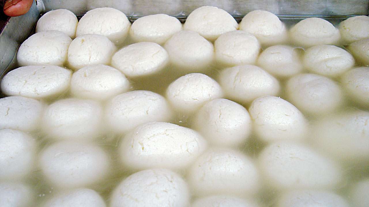 West Bengal marks November 14 as 'Rosogolla Dibas'