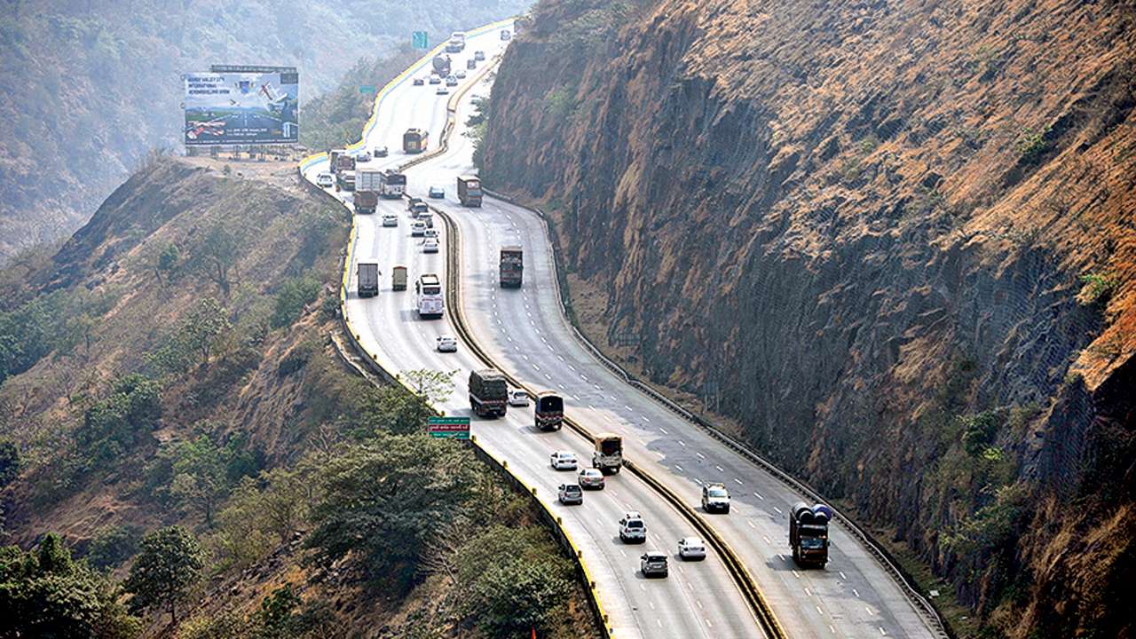 forces-unite-to-cut-mishaps-on-mumbai-pune-expressway