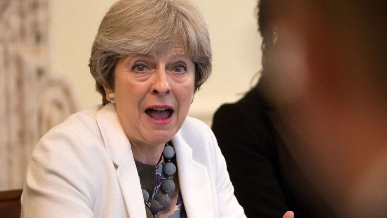 (Theresa May) 