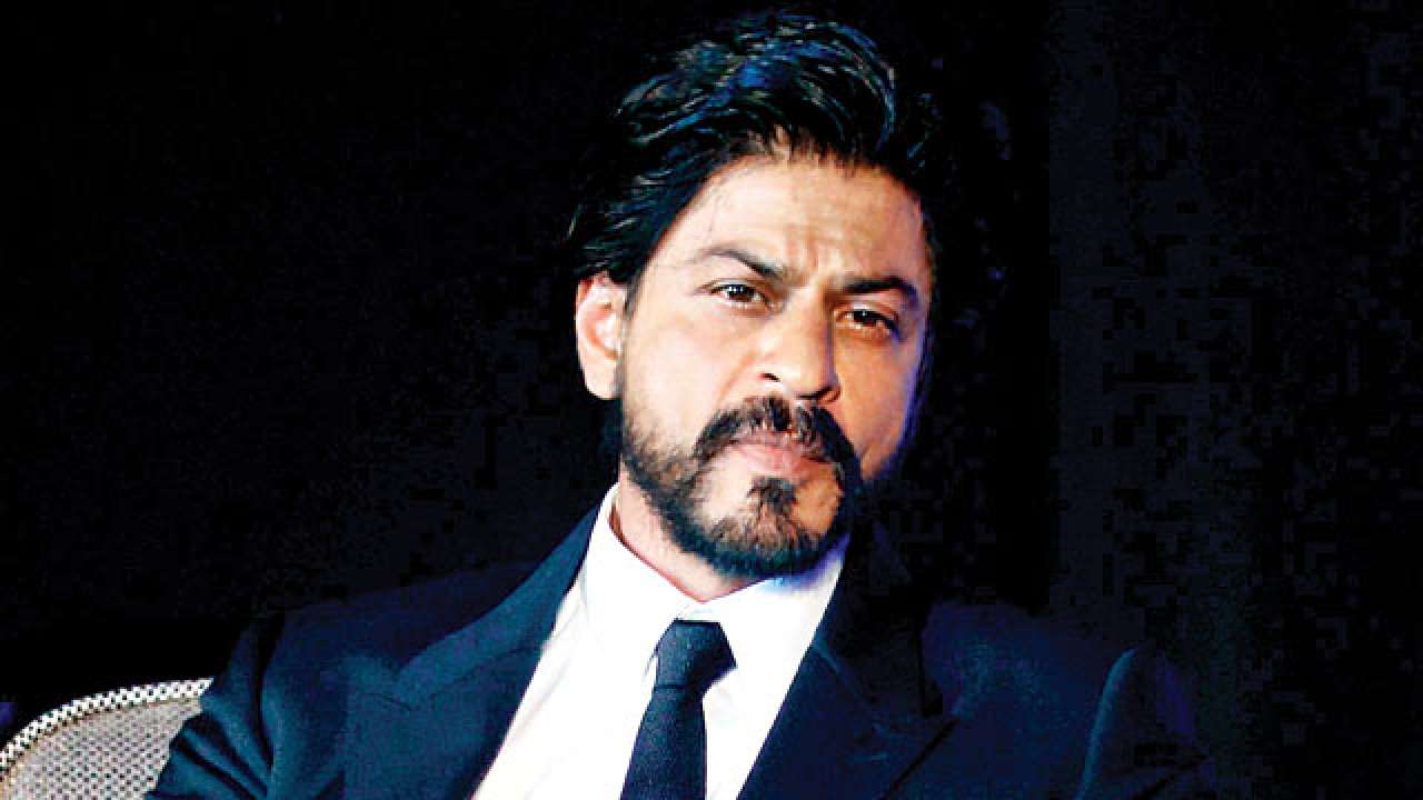 Shah Rukh Khan threatened by a local outfit in Bhubaneswar, Odisha
