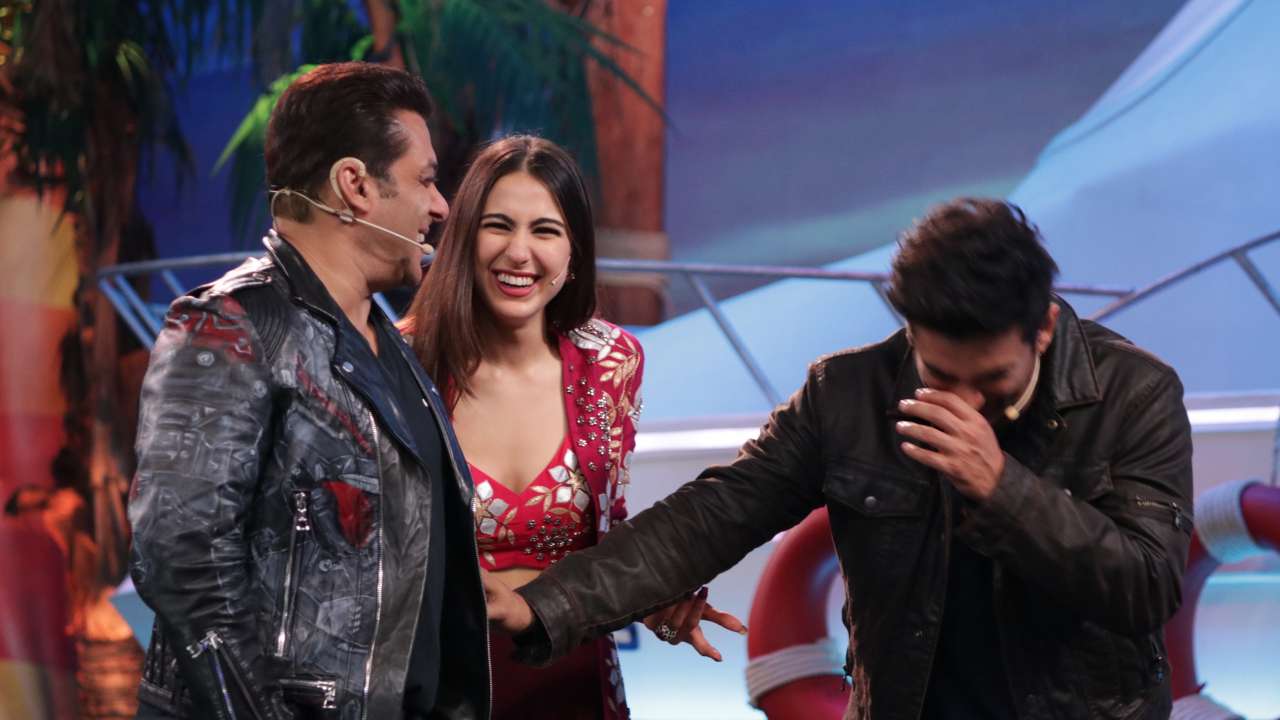 Sushant can't control his laughter