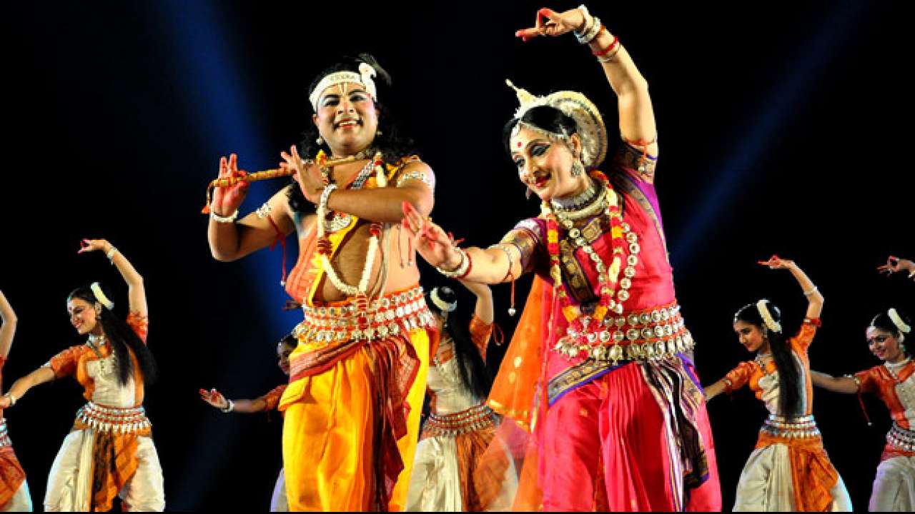 Konark Dance Festival kick starts, International Sand Art Fest enthral ...