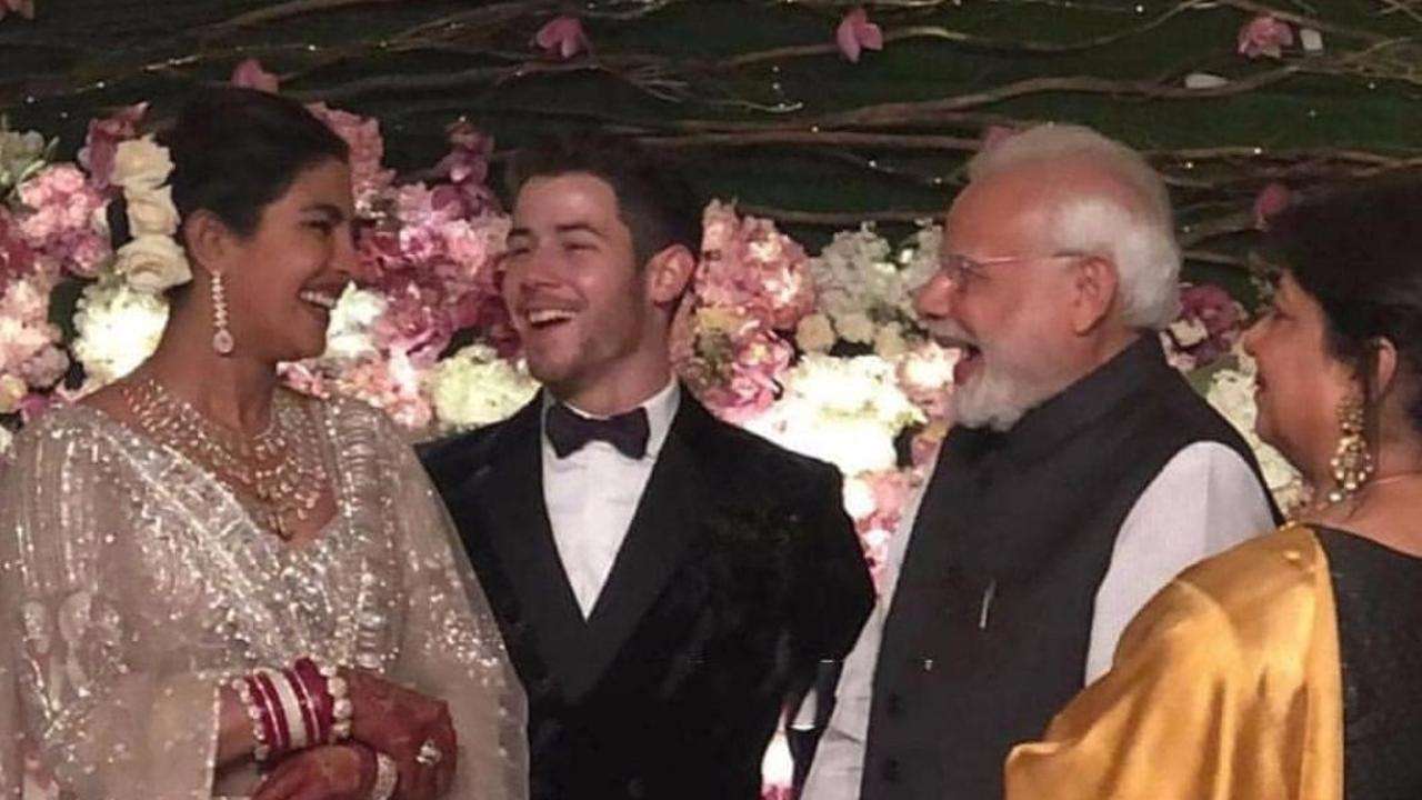 PM Modi with the smiling couple