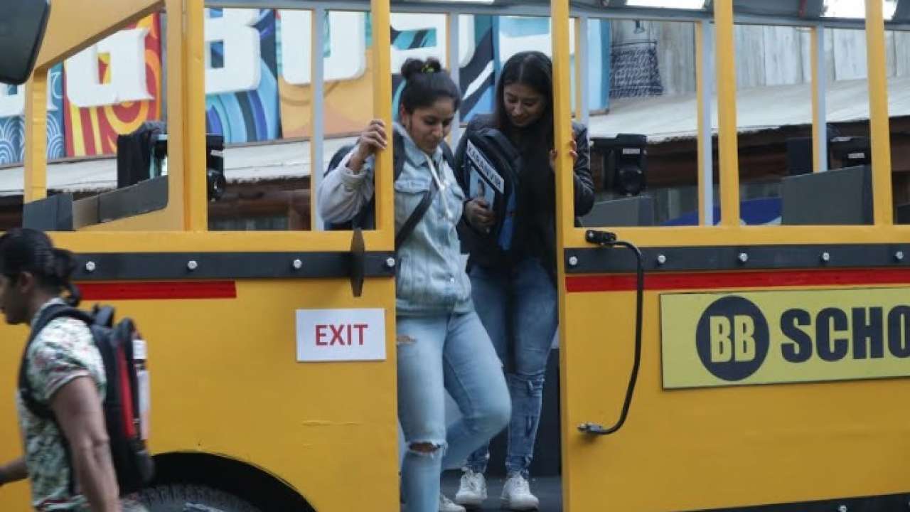 Surbhi targets Dipika Kakar