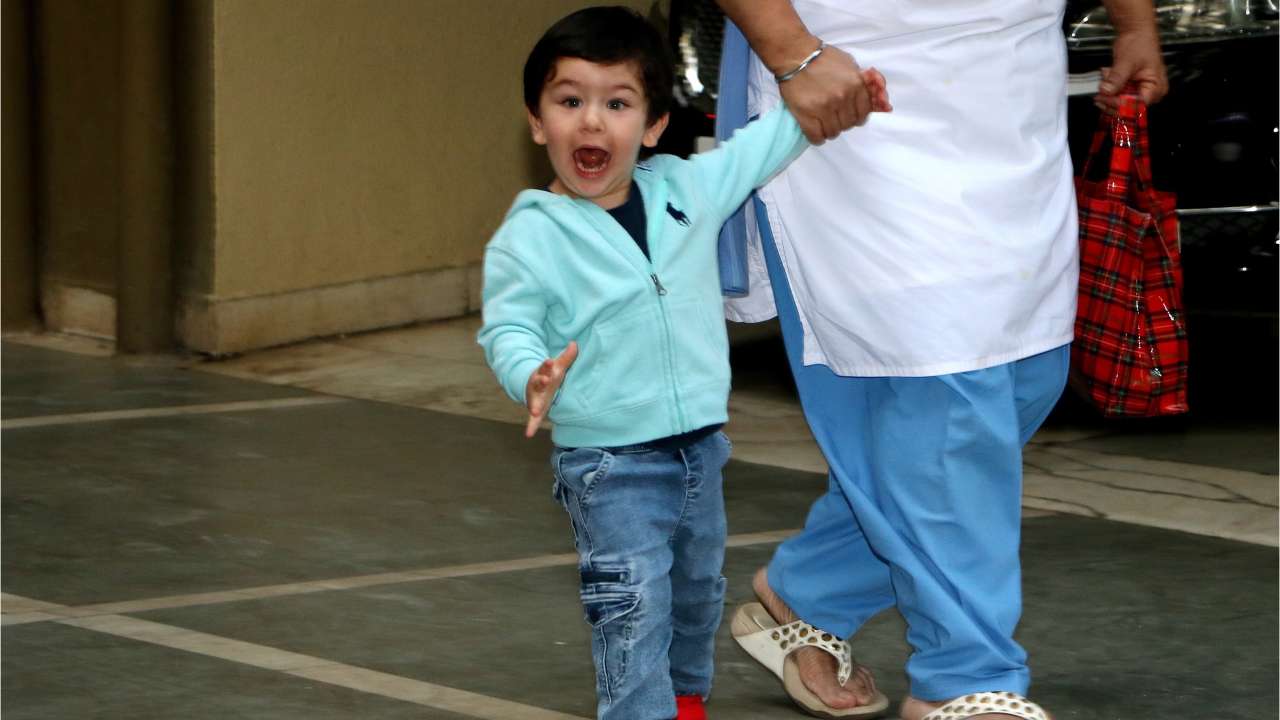 Look how happy cutie patootie Taimur is!