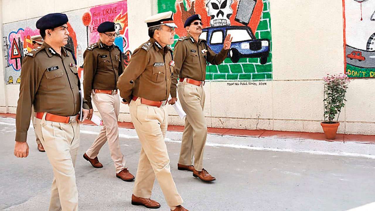 Delhi police commissioner Amulya Patnaik fetes traffic police