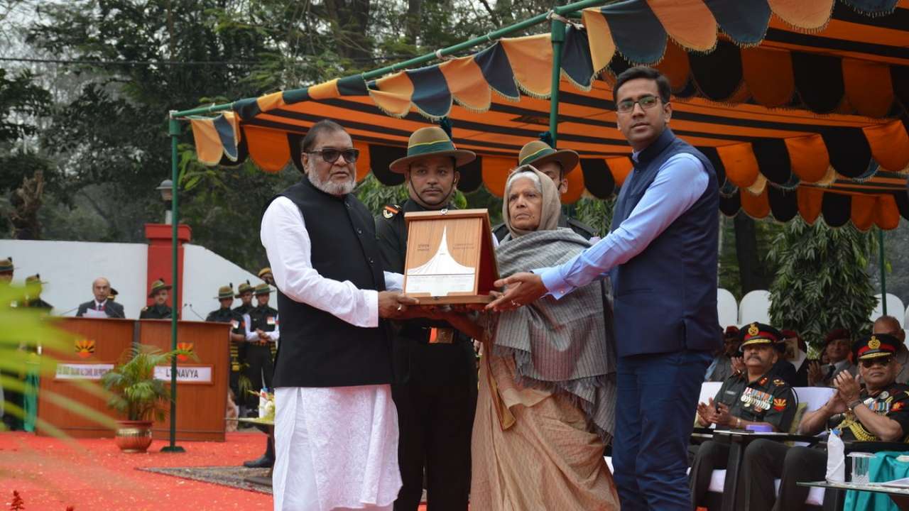 Bangladesh govt honours Indian martyrs