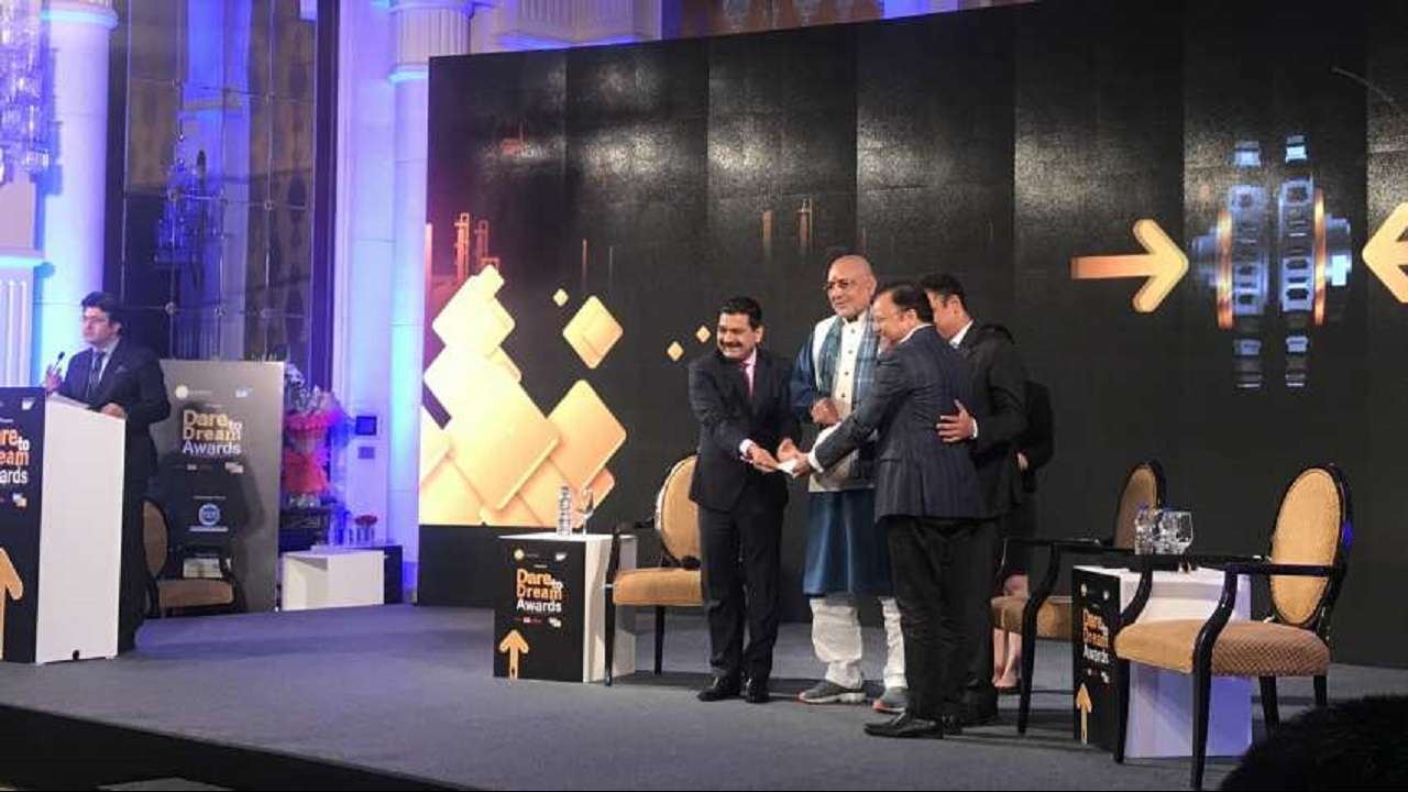 Zee Business Dare to Dream Awards: Entrepreneurs should use technology to create jobs, says Giriraj Singh