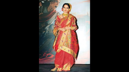 Here comes the queen! Kangana Ranaut's regal avatar at 'Manikarnika' trailer launch