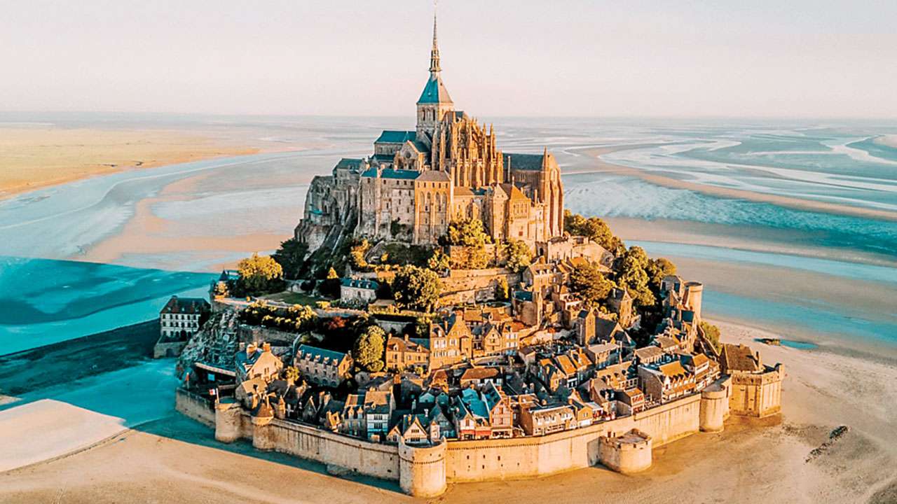 MONT-SAINT-MICHEL, FRANCE