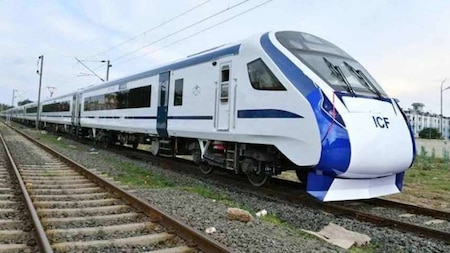 INDIA’S FIRST ENGINE-LESS TRAIN FLAGGED OFF