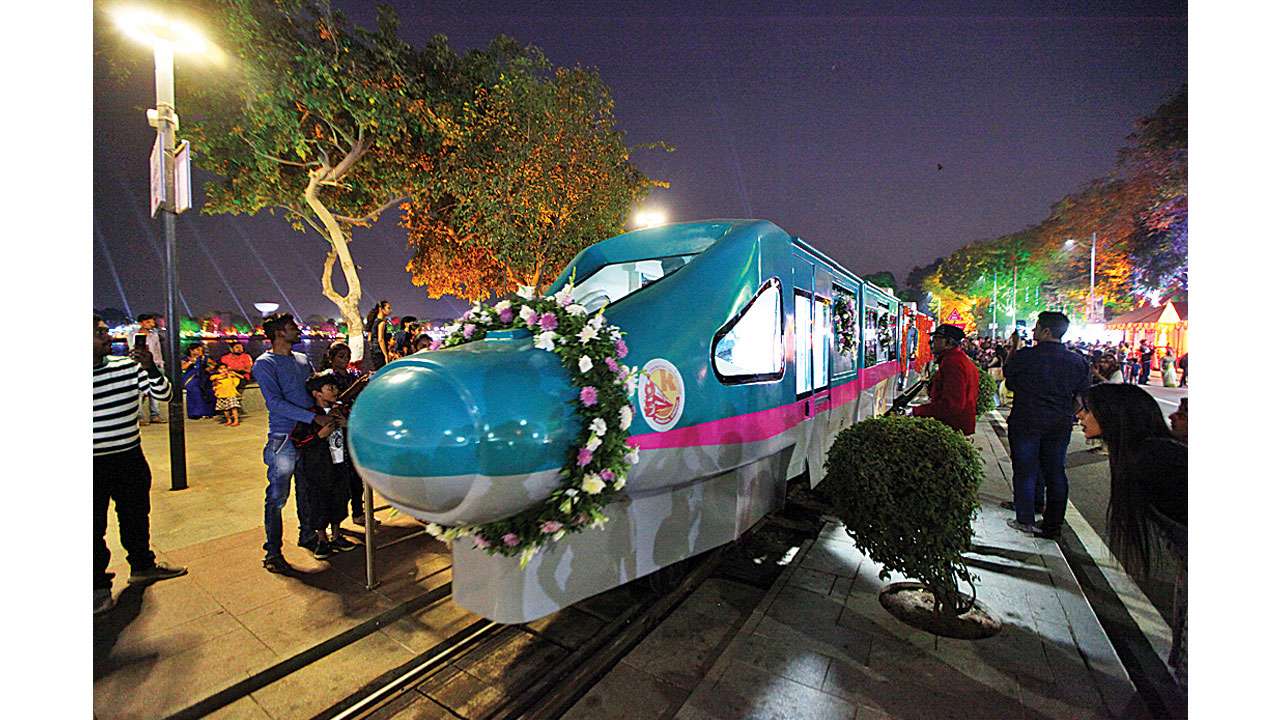 Not so ecofriendly AMC launches dieselrun train at Kankaria Carnival