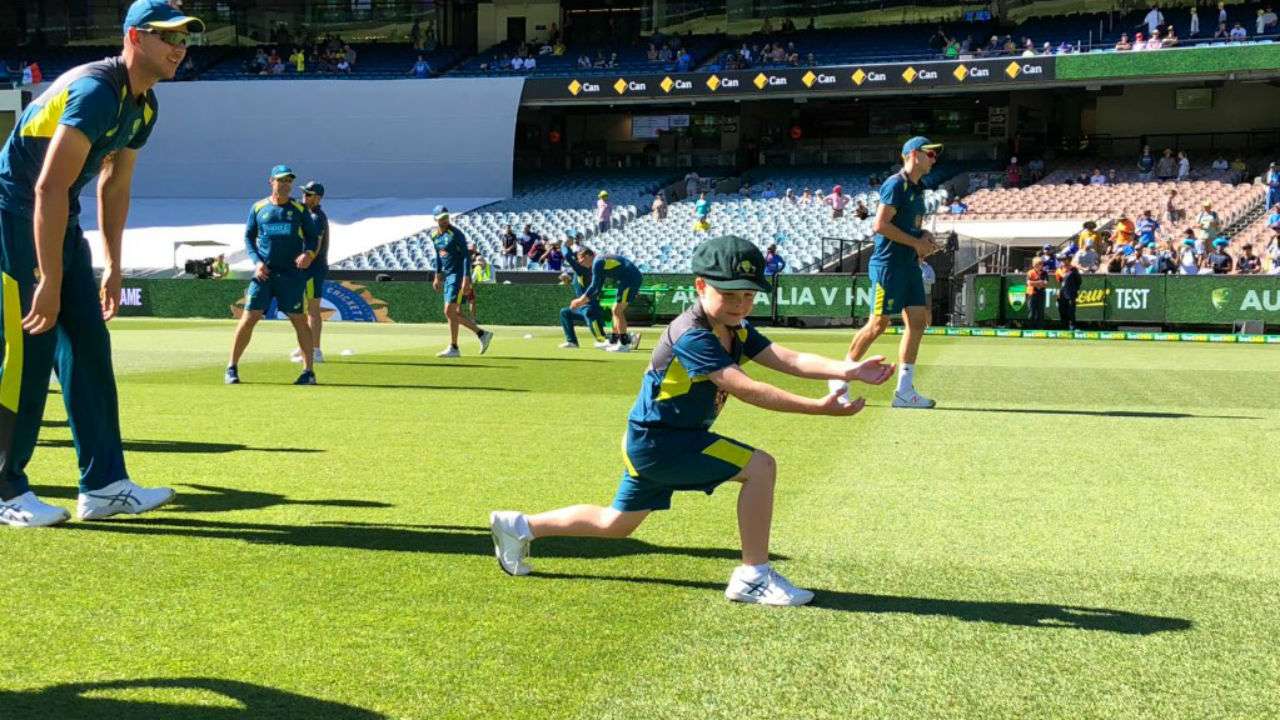 Archie Schiller gets Baggy Green, joins Virat Kohli & Tim Paine for toss