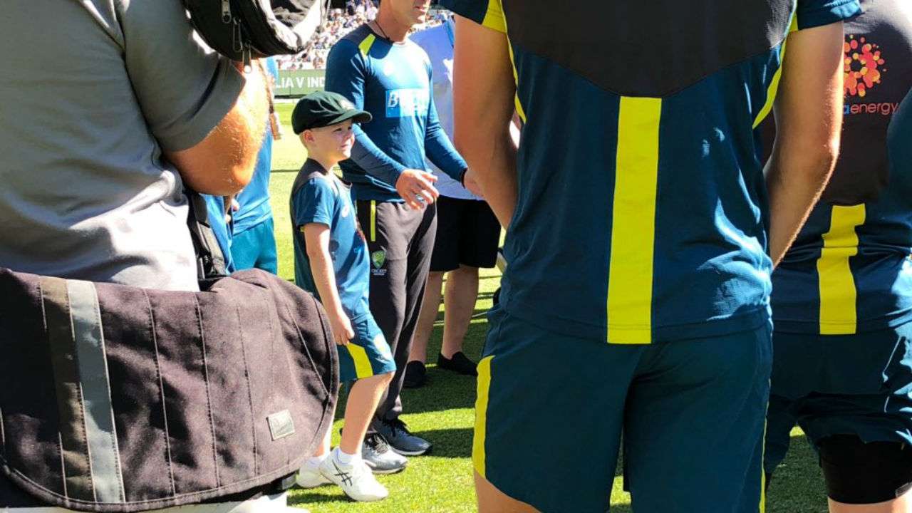 Archie Schiller gets Baggy Green, joins Virat Kohli & Tim Paine for toss