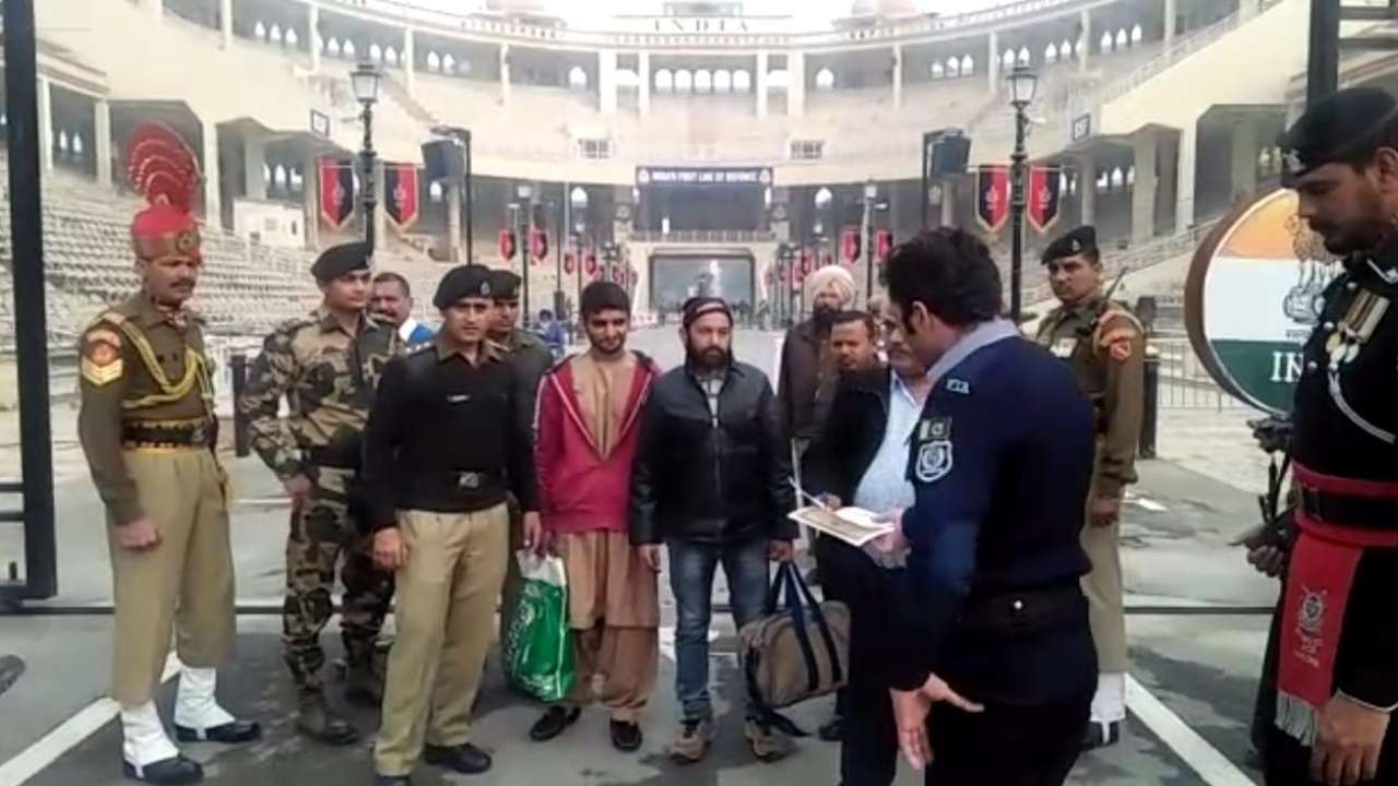 Two Pakistanis going back to their country