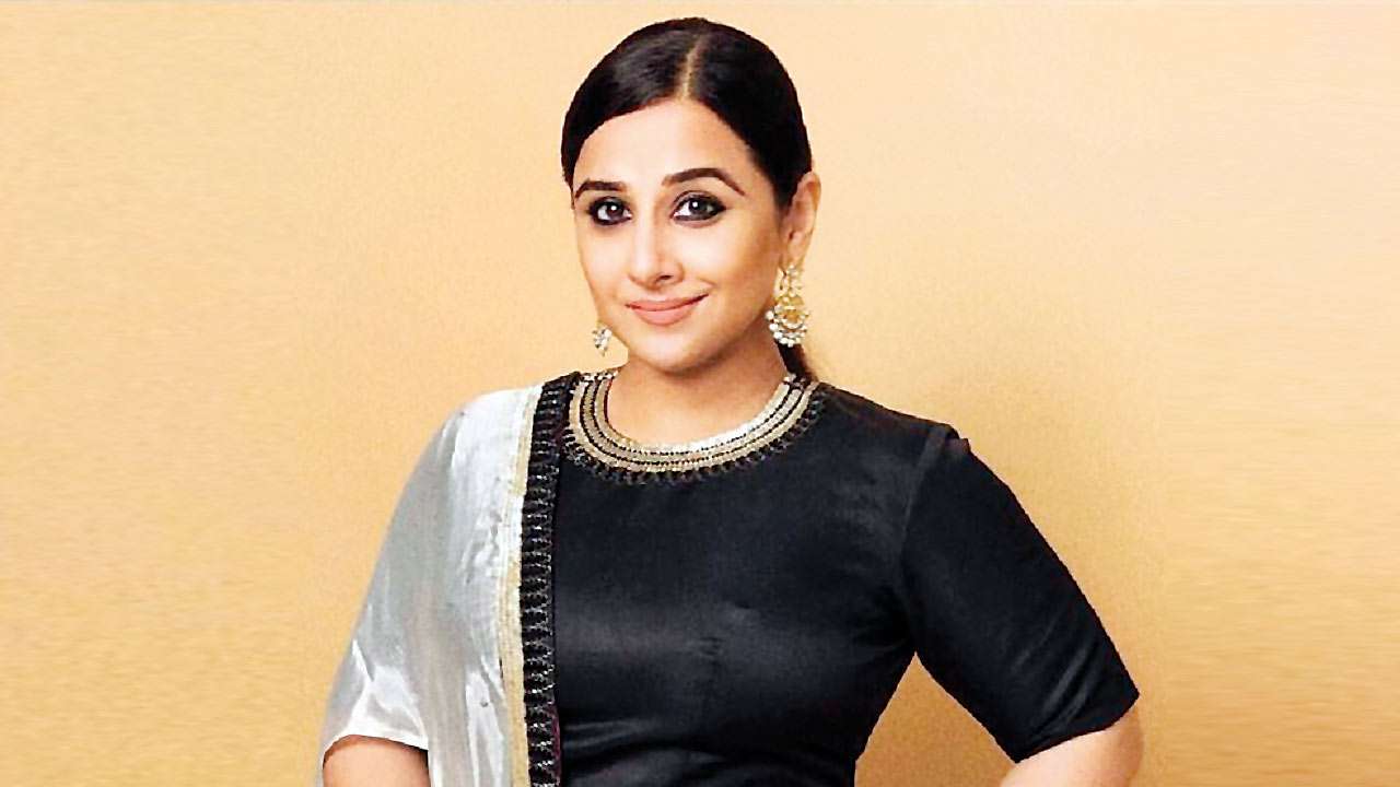 Happy Birthday Vidya Balan Sonali Bendre Behl Nana Patekar Join us in wishing beautiful and talented actress vidya balan a very happy birthday wishing from mana radio. happy birthday vidya balan sonali