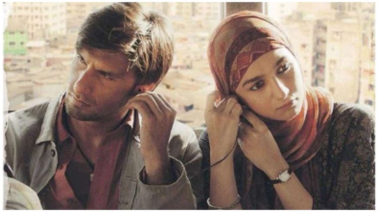 New poster of 'Gully Boy' featuring Alia Bhatt and Ranveer Singh out