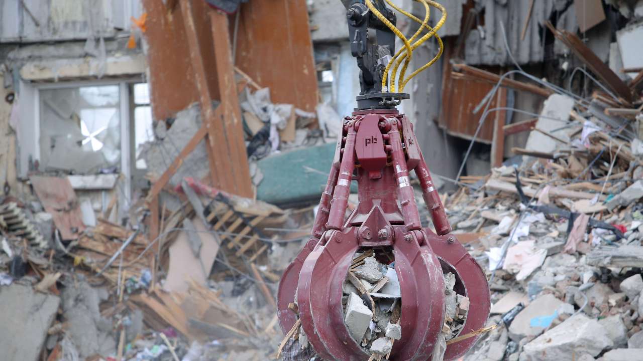 (Building Collapse) 