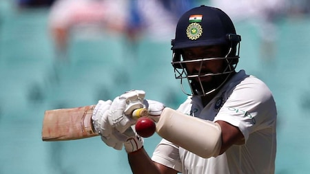 India take lunch at 389 for 5