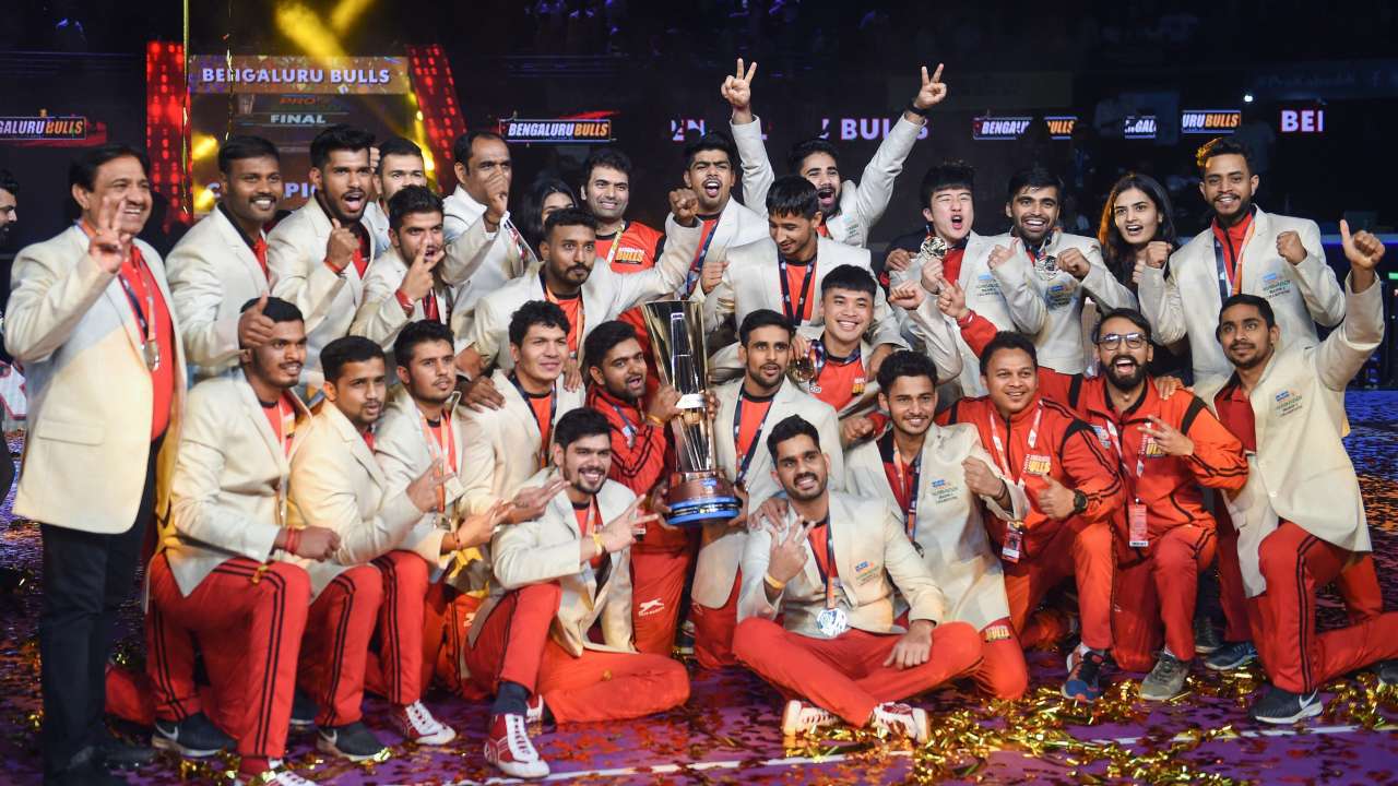 Bengaluru Bulls team celebrate after winning the trophy