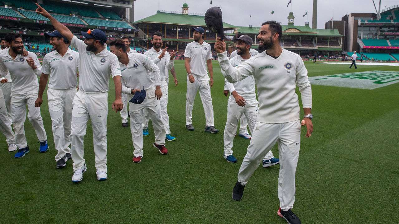 Virat Kohli doffs his cap to the fans