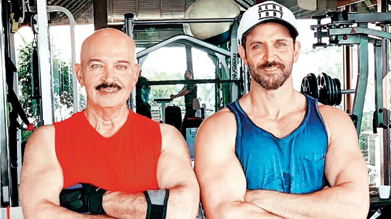 Hrithik Roshan's father Rakesh Roshan undergoes surgery for throat cancer