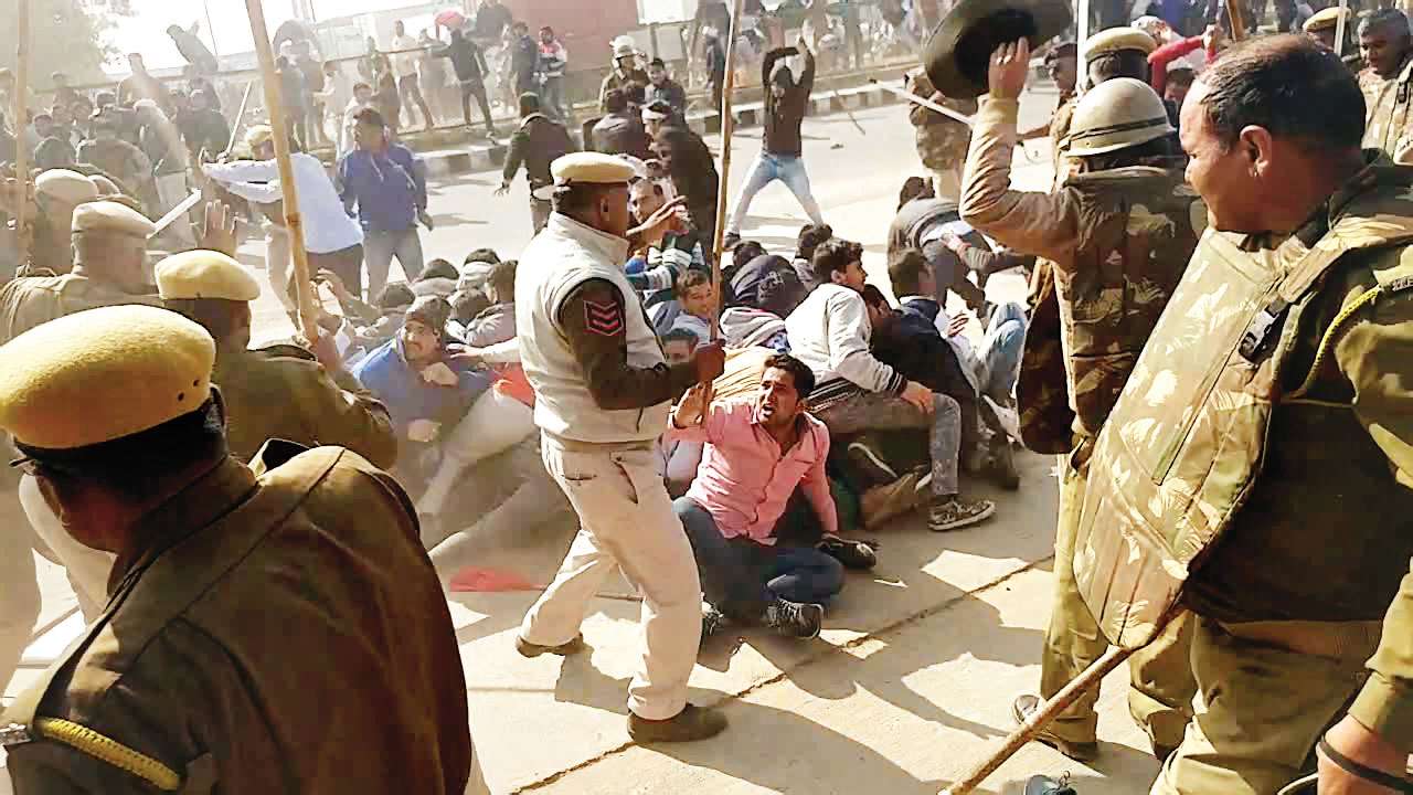 Sporadic violence mars tepid labour union strike