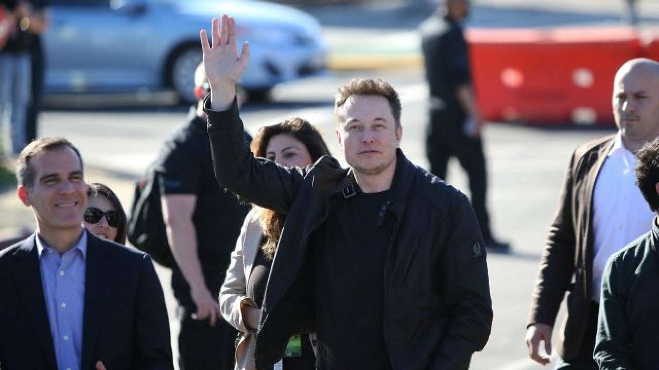 China offers permanent citizenship to Tesla's boss Elon Musk 