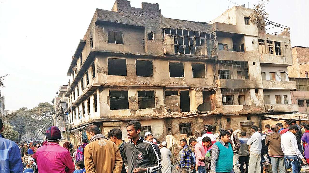 Slum fire in Delhi's Kirti Nagar leaves 100 homeless