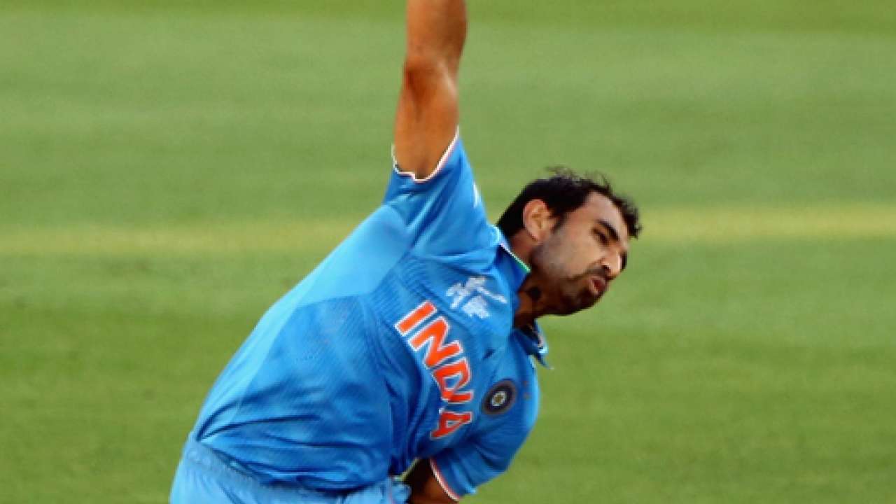 First bowling change, Shami comes into action