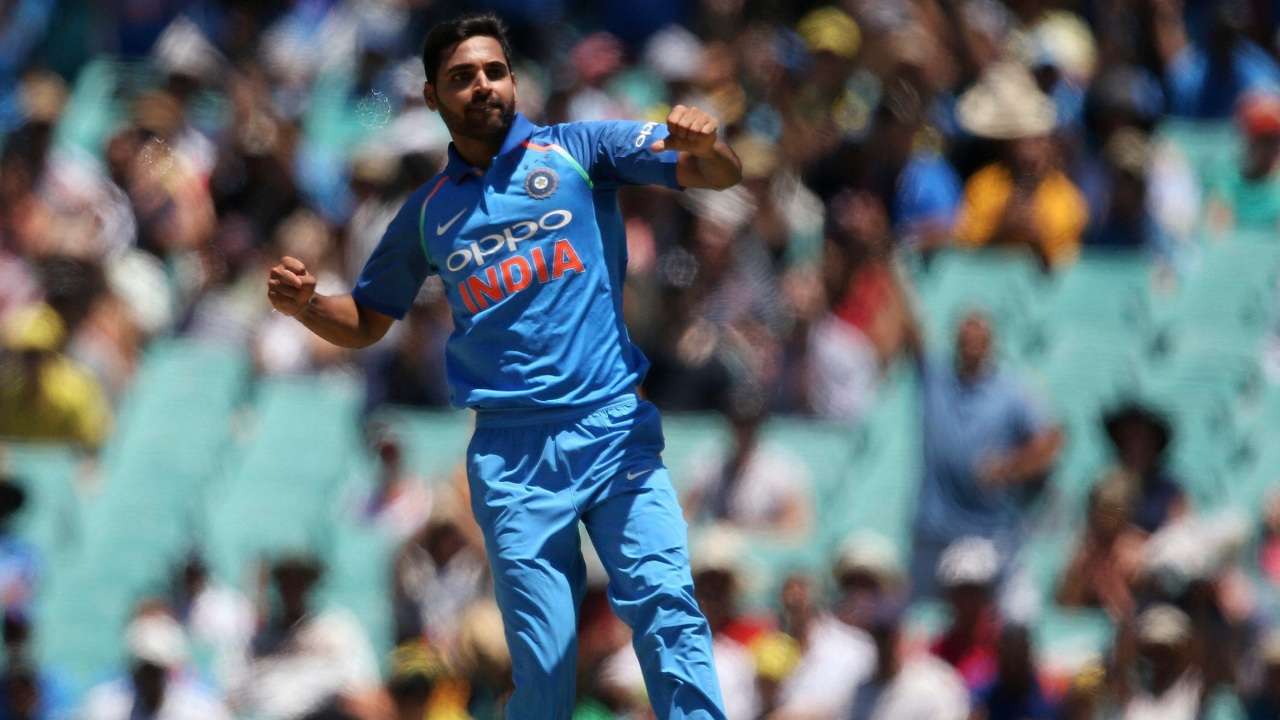 Bhuvi strikes, Handscomb goes for 73