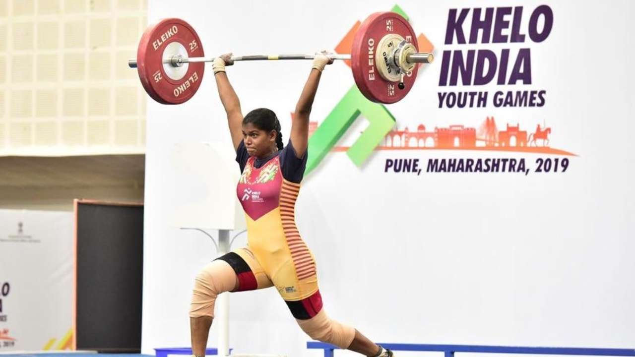 Akshata Basvani Kamati grabs gold in weightlifting