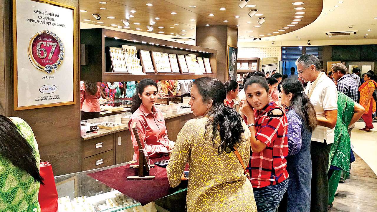 More than 15,000 businessmen log in to Ahmedabad shopping festival