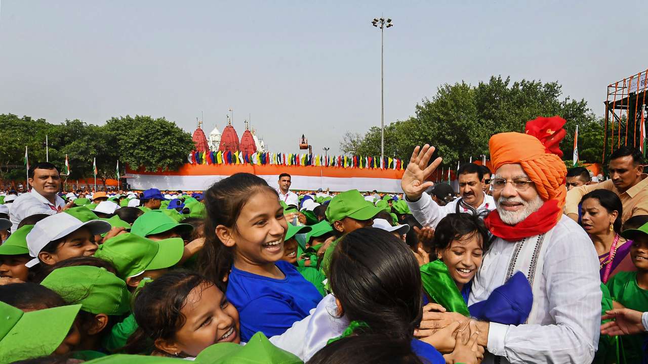 PM Modi with children