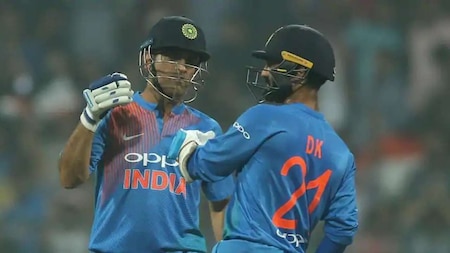 Dhoni does it! INDIA WIN the 2nd ODI!