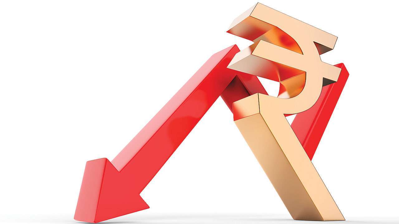 Rupee weakens by 26 paise against US dollar in early trade