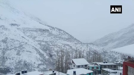 Mild snowfall in Shimla, Nahan & Mandi