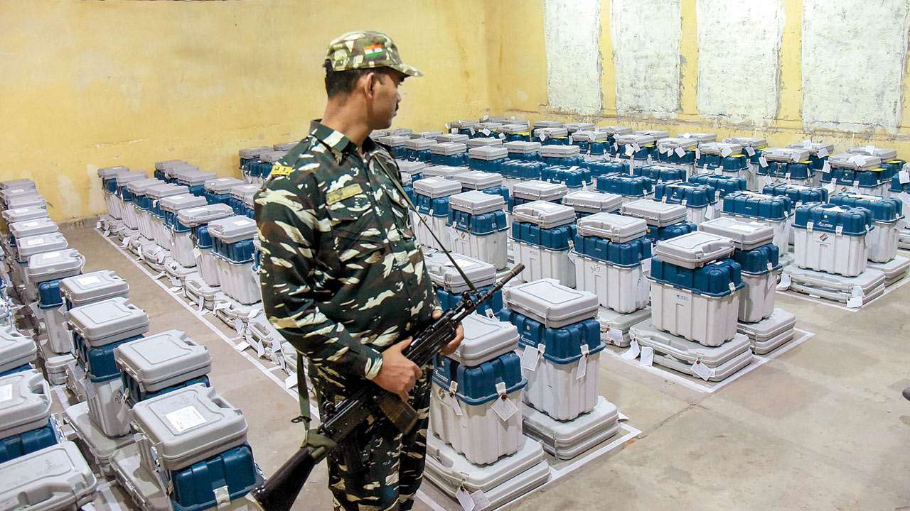 Jawan guards EVMs
