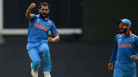 OUT! Shami draws first blood, Guptill goes for 5