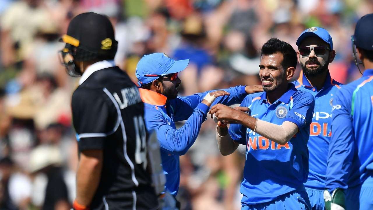 1st ODI: Blackcaps are 157-all out!