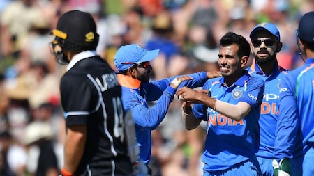 1st ODI: Blackcaps are 157-all out!