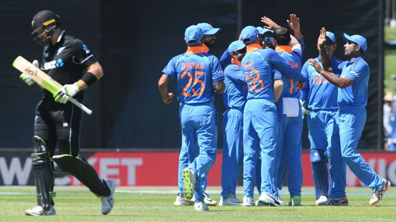 India begin chase of 158