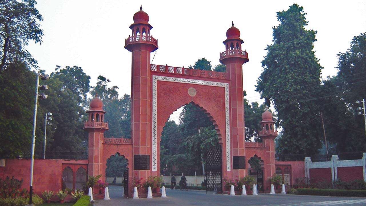 AMU sees red over unauthorised Tricolour rally on campus.
