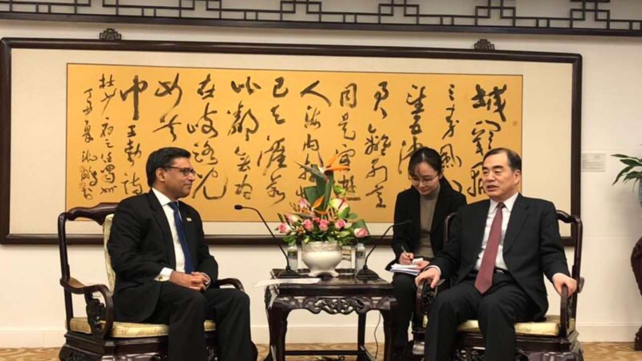 Meeting between two diplomats